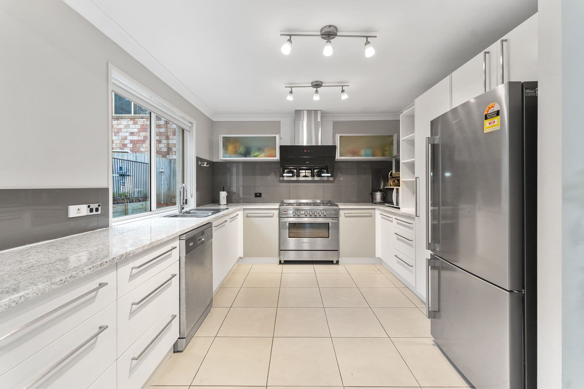 6 Woollahra Place, Forest Lake QLD 4078, Forest Lake - Thumbnail 3