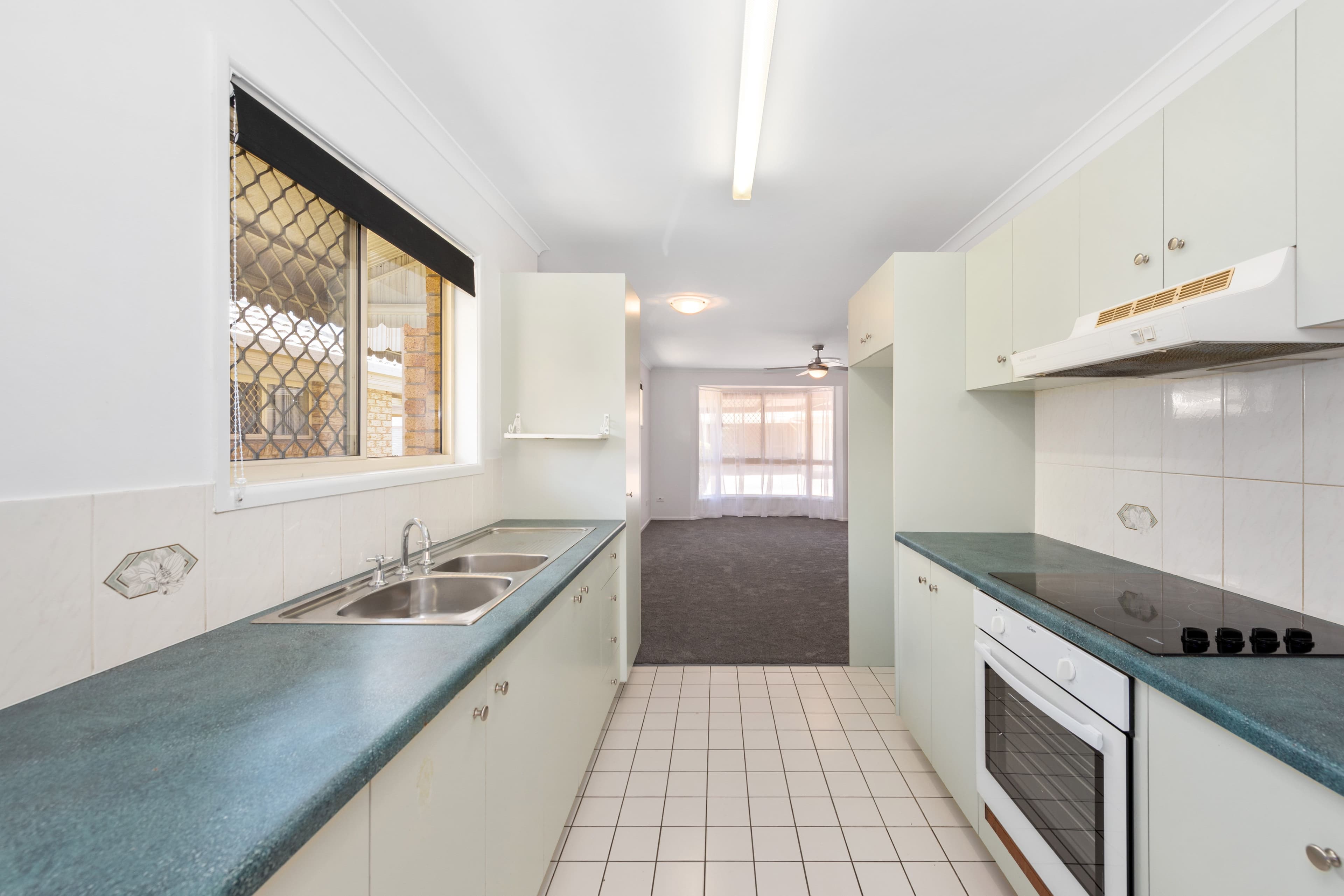 30 Meadowlands Road, Carina QLD 4152, Carina - Thumbnail 3