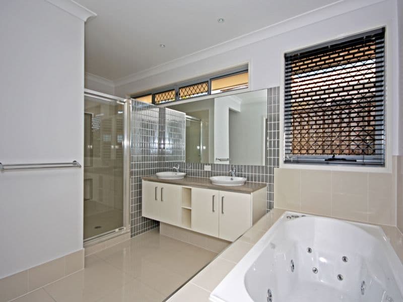 18 Stoney Creek Circuit, Ormeau QLD 4208, Ormeau - Thumbnail 5