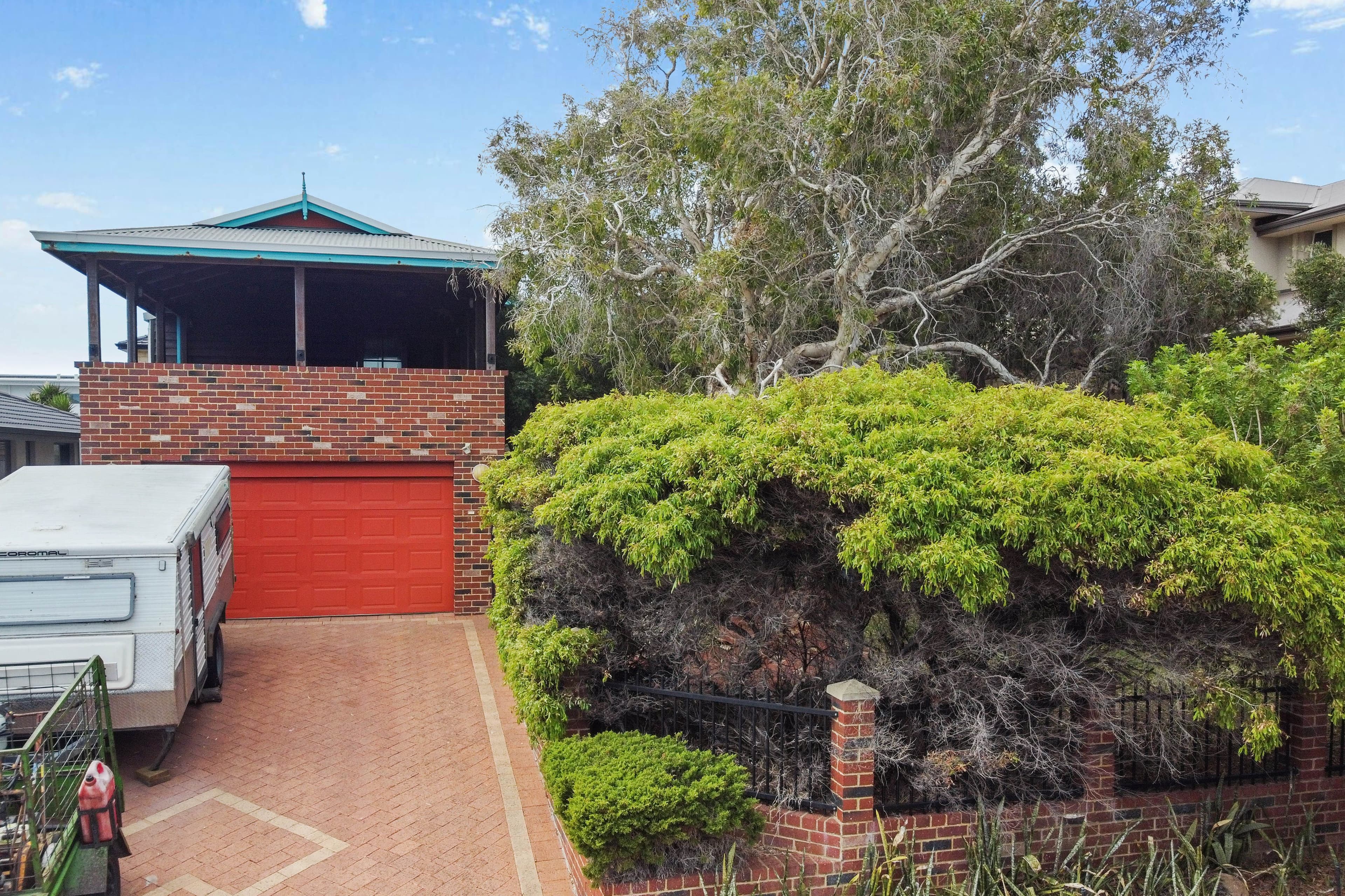 15 Robin Avenue, Sorrento WA 6020, Sorrento - Thumbnail 2