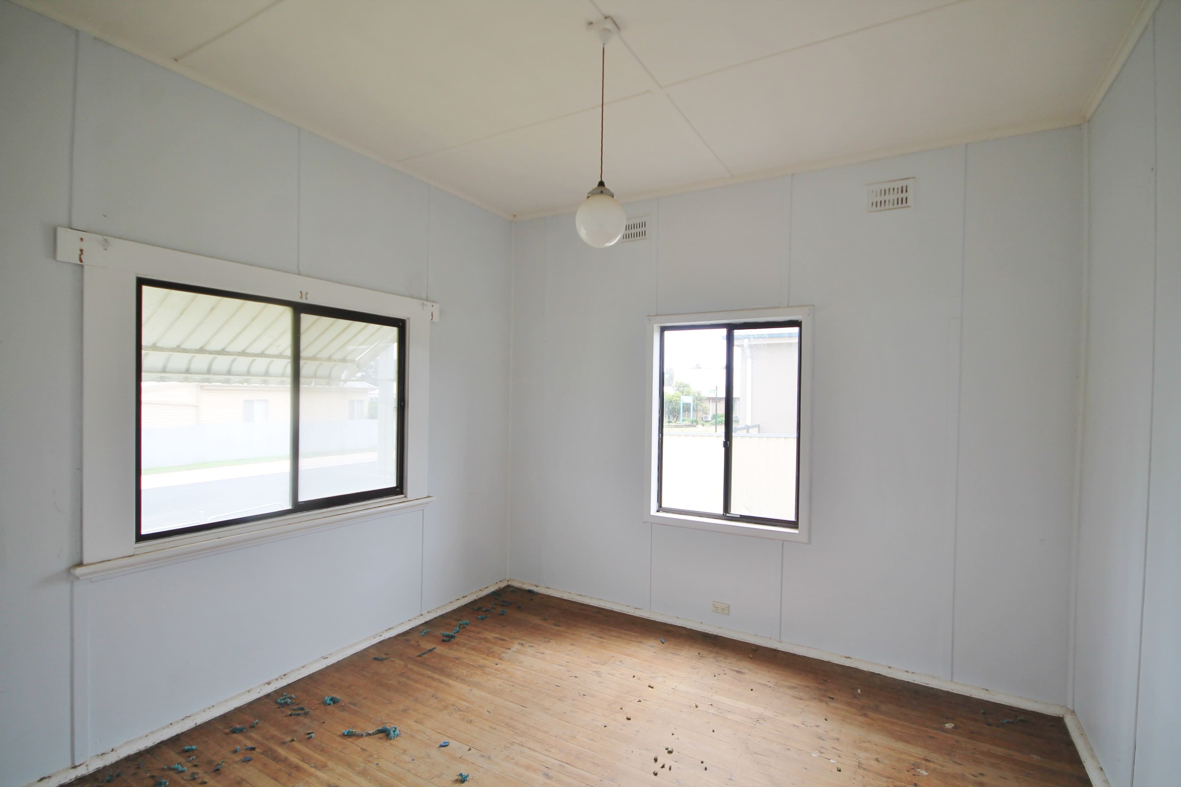 4 Patterson Avenue, Young - Thumbnail 4