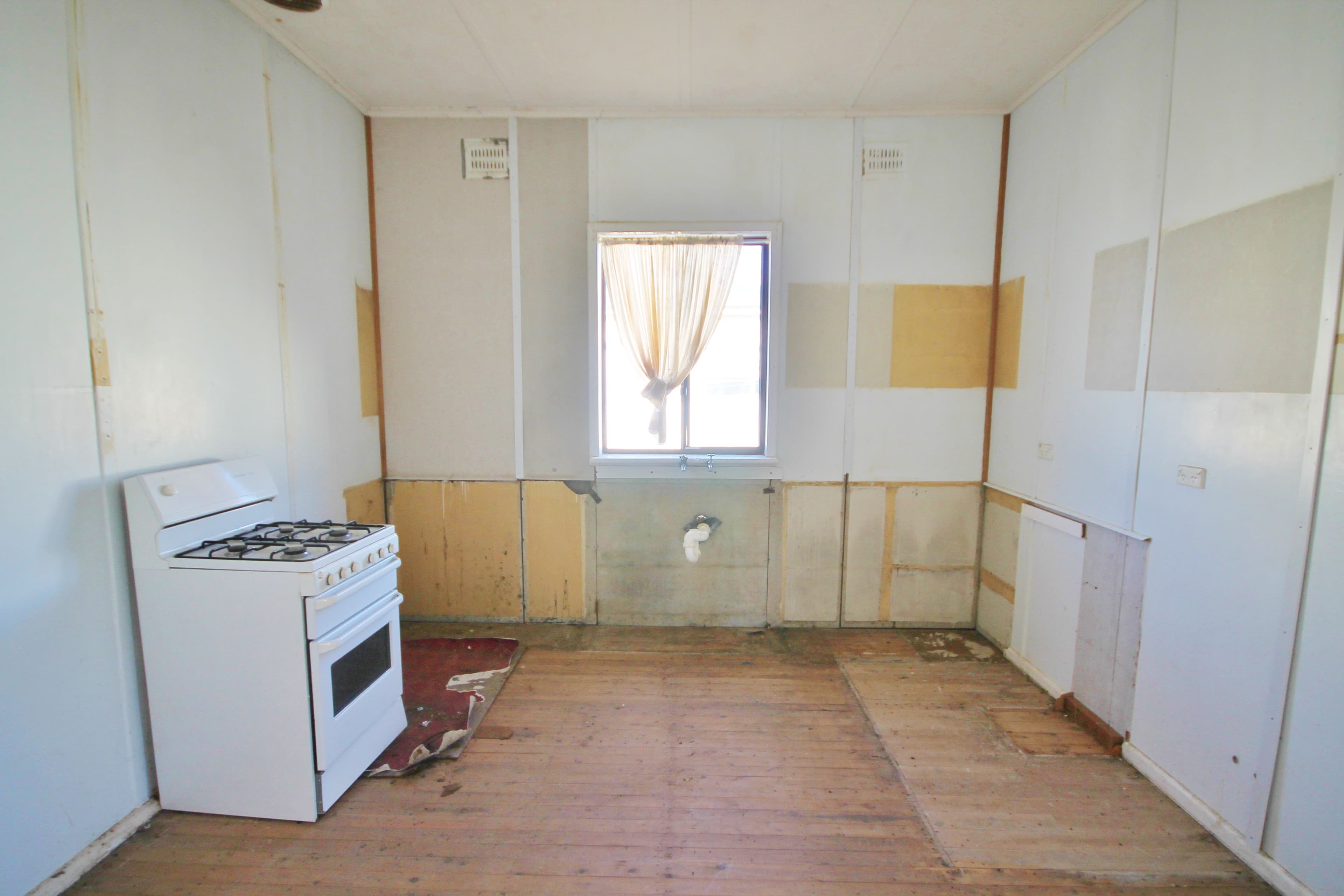 4 Patterson Avenue, Young - Thumbnail 7