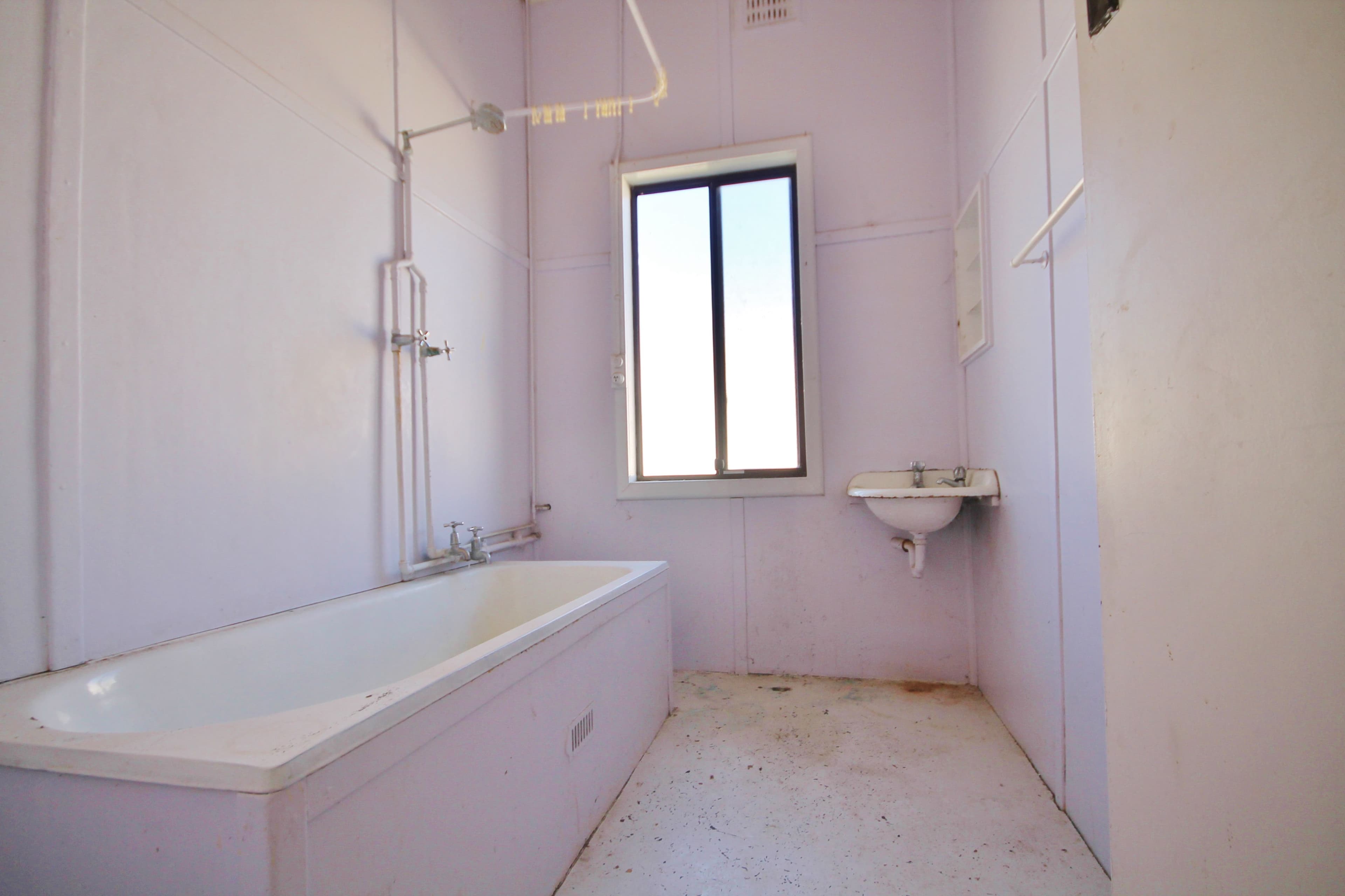 4 Patterson Avenue, Young - Thumbnail 8