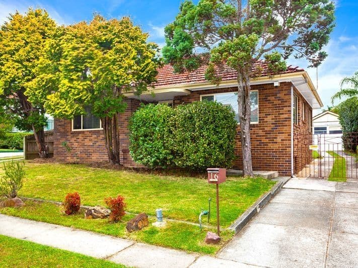 16 Sanders Parade, Concord - Image 1