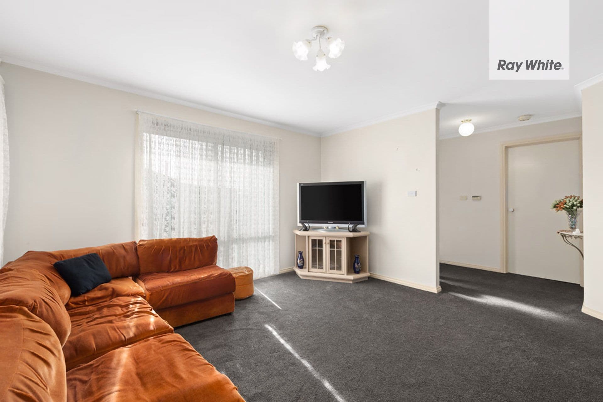 4 Chenies Street, Reservoir VIC 3073, Reservoir - Thumbnail 2