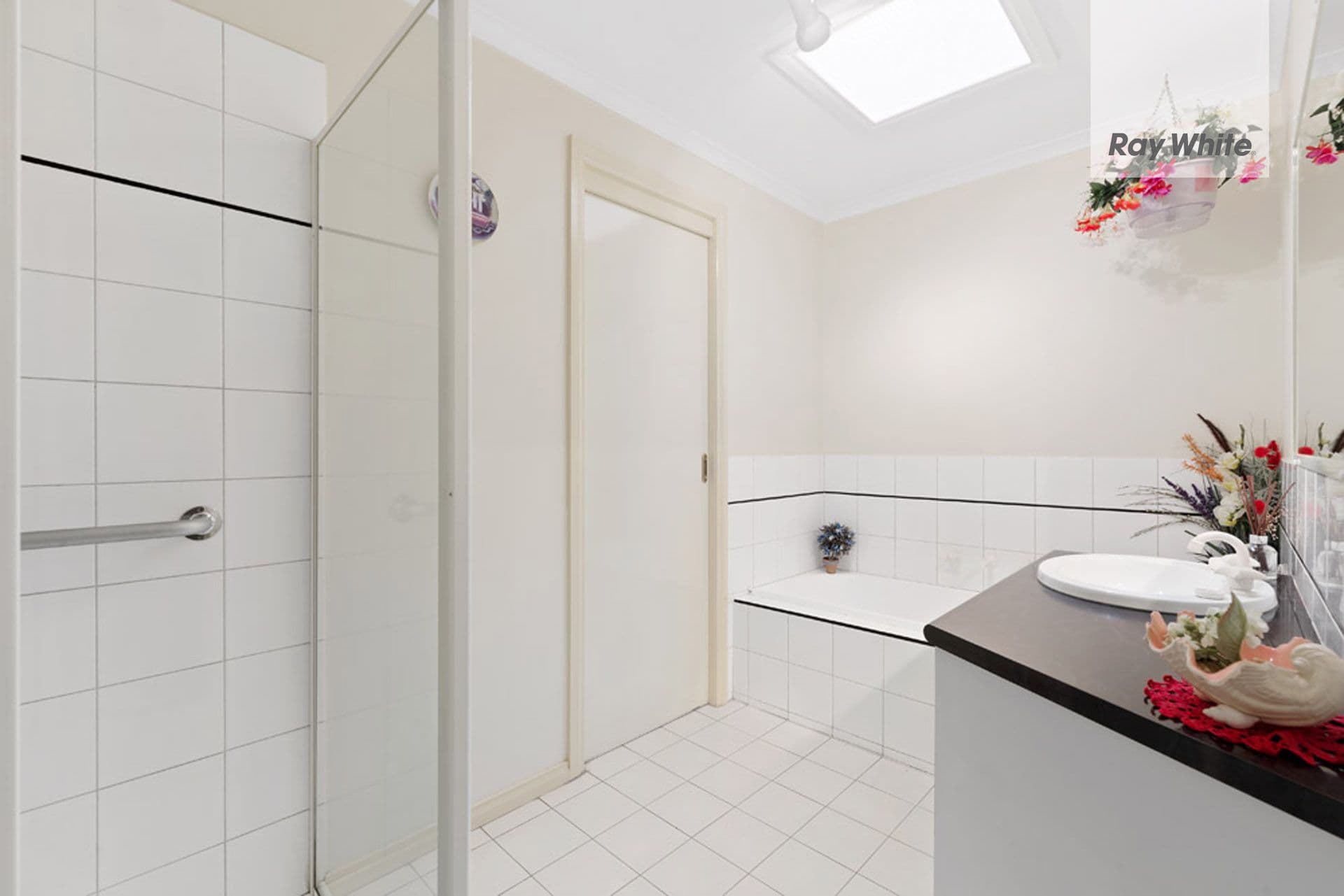 4 Chenies Street, Reservoir VIC 3073, Reservoir - Thumbnail 6
