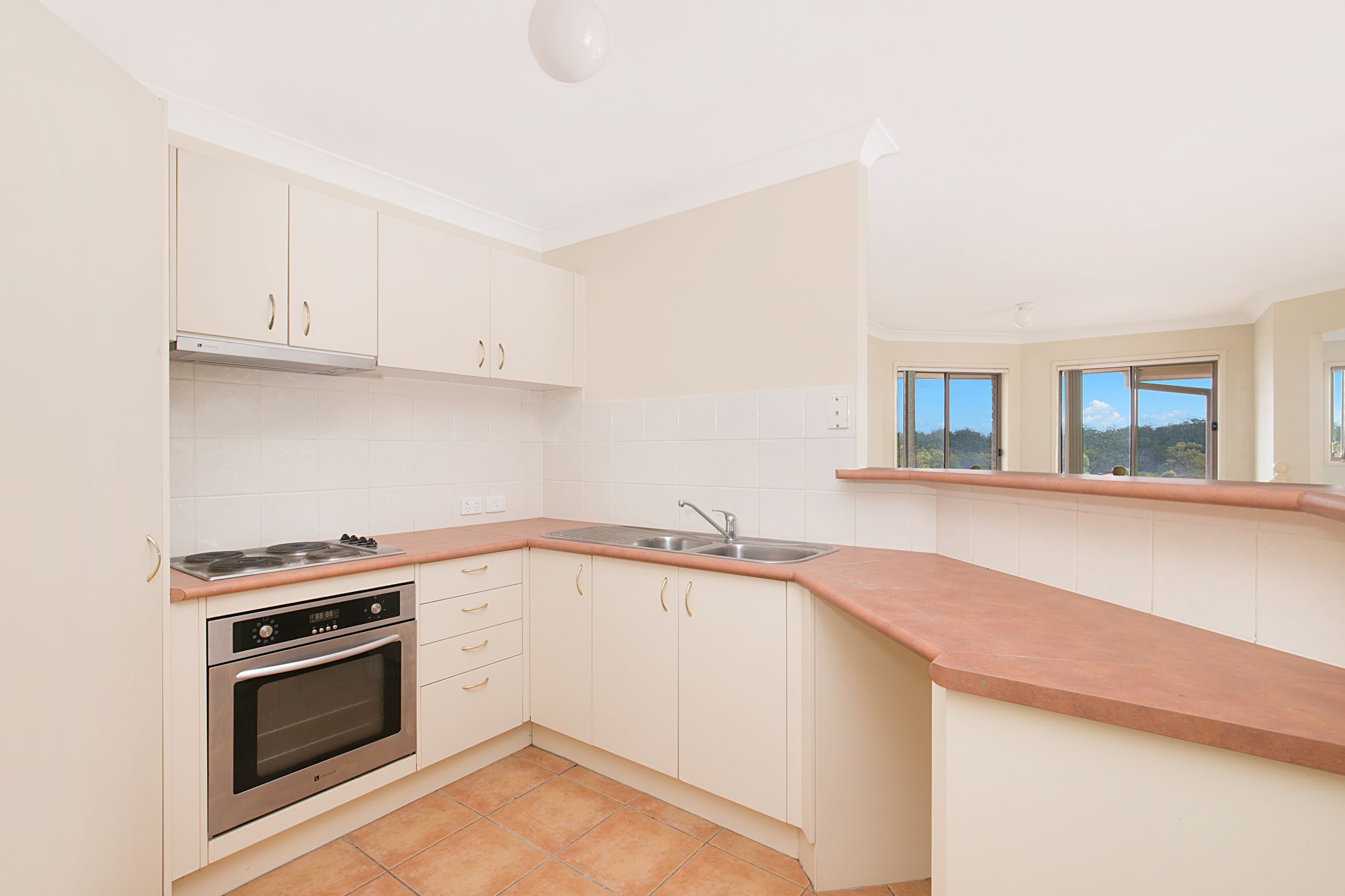 10 Wade Court, Shailer Park QLD 4128, Shailer Park - Thumbnail 4