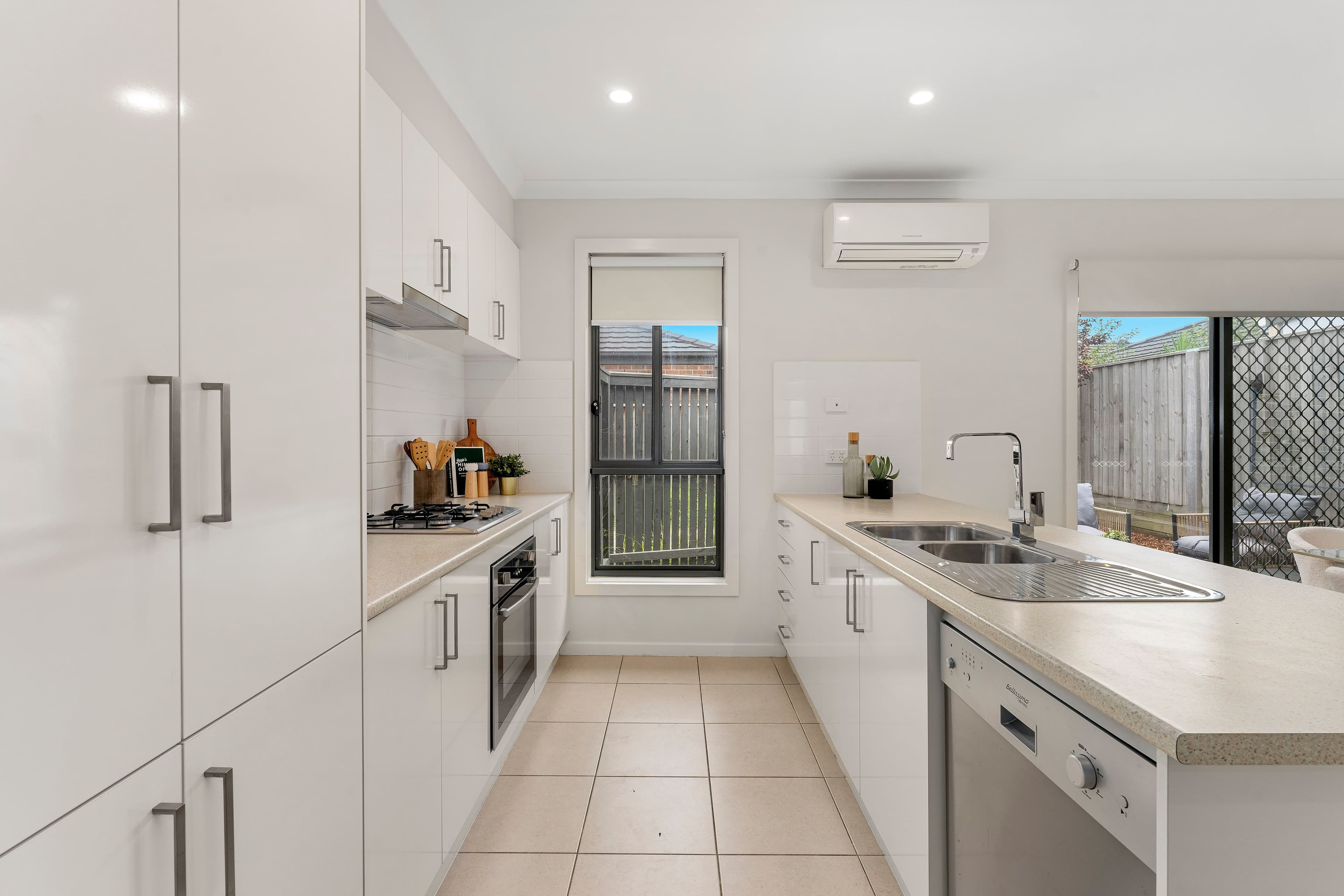 3 Malcolm Walk, Epping VIC 3076, Epping - Thumbnail 2
