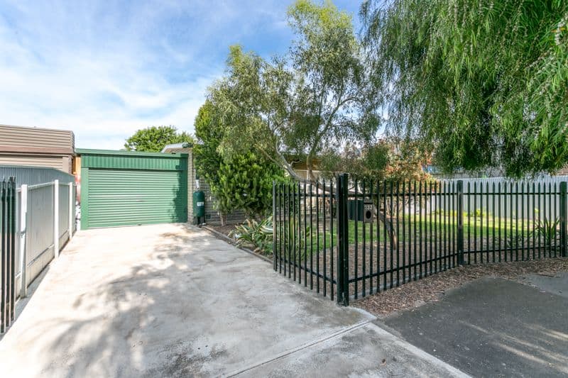 10 Chindrina Street Hope Island 4212, Hope Island - Image 1