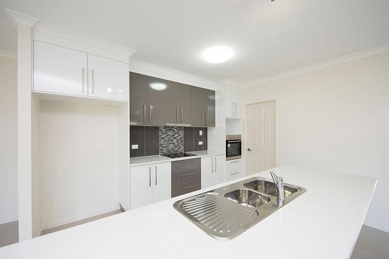 6 Creekview Drive, NEW AUCKLAND QLD 4680, New Auckland - Thumbnail 2