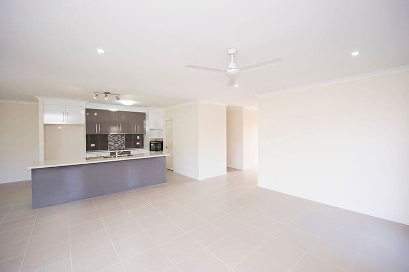 6 Creekview Drive, NEW AUCKLAND QLD 4680, New Auckland - Thumbnail 3