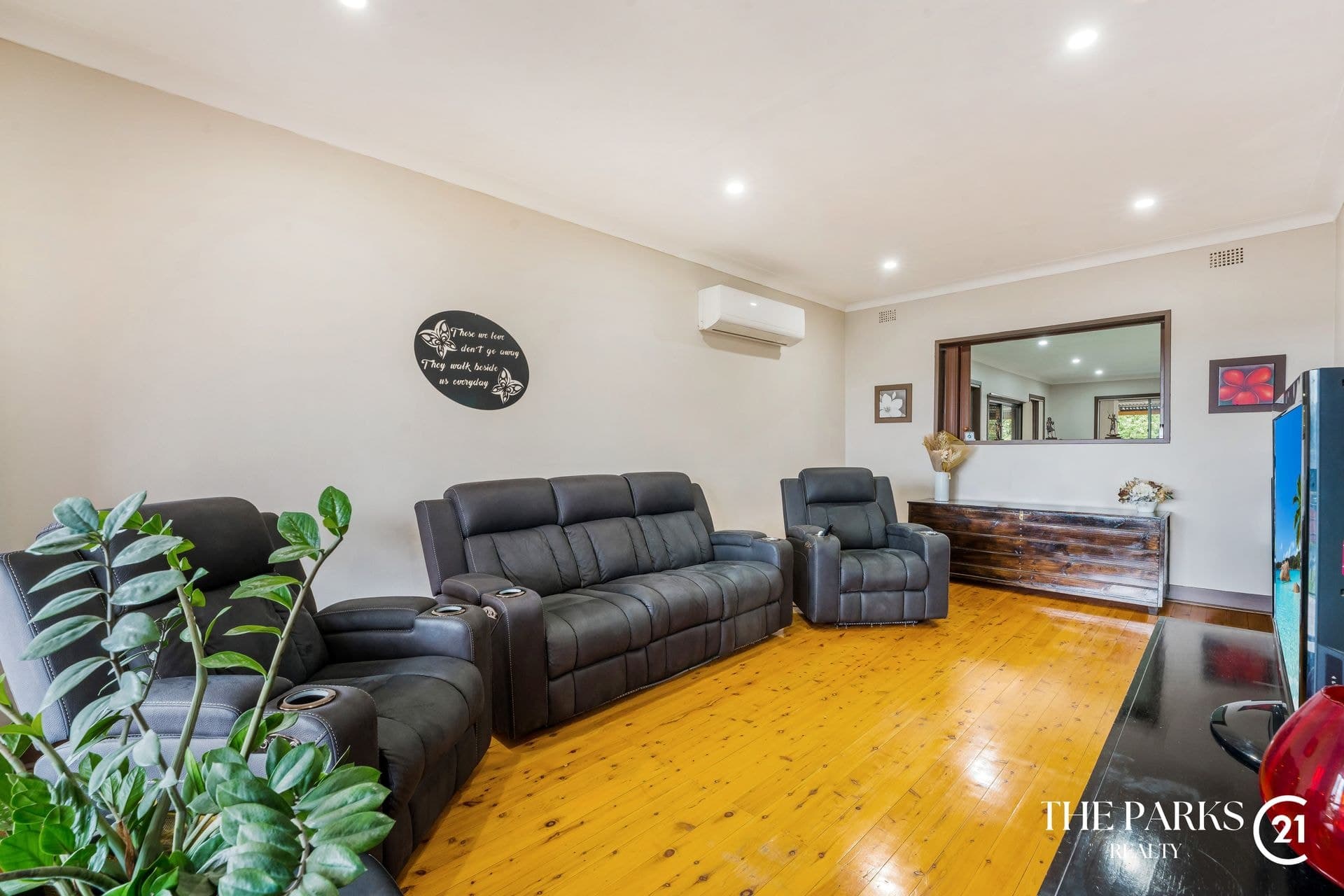132 Chifley Street, Smithfield, NSW, 2164, Smithfield - Thumbnail 2