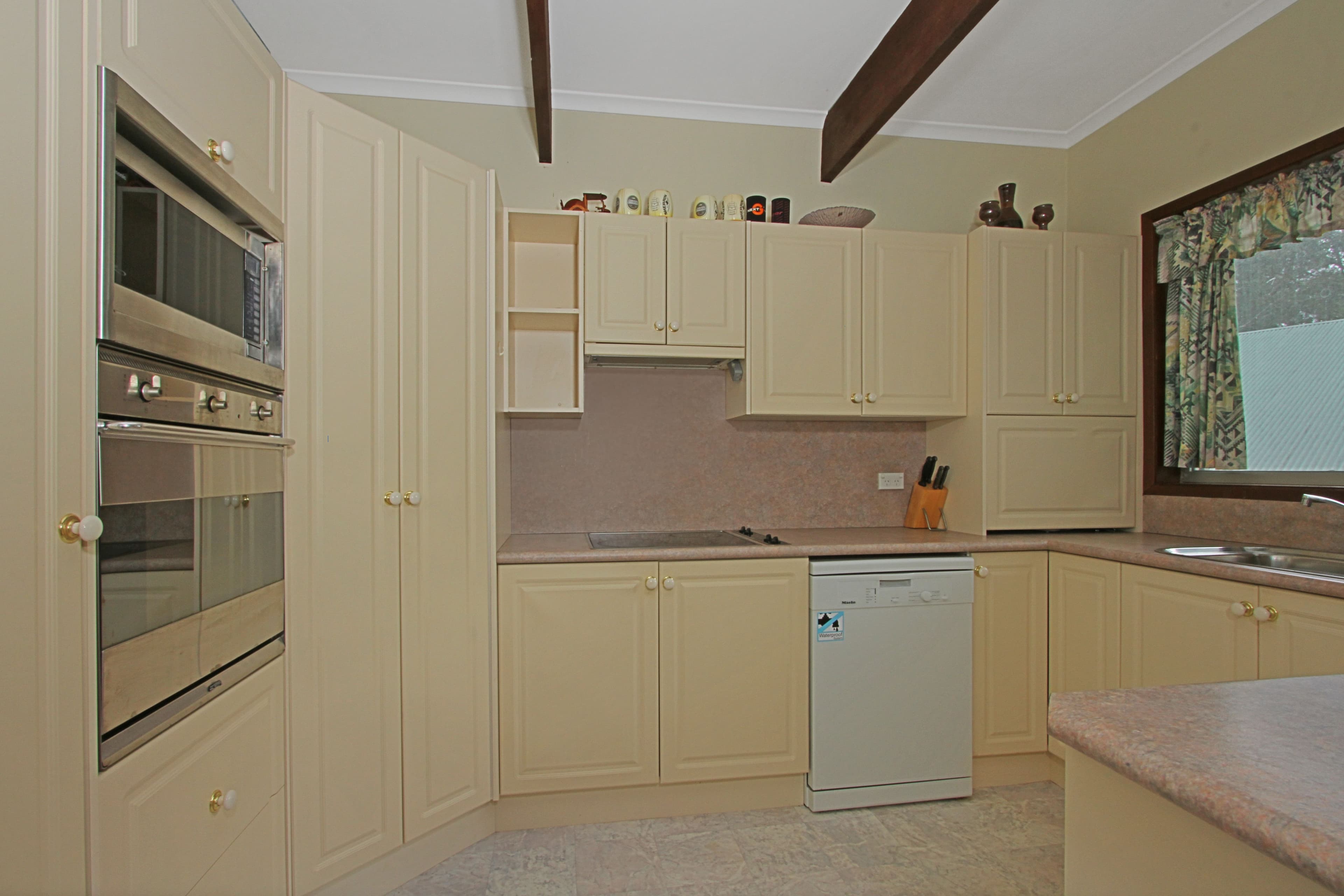 6 Wimbie Street, Surf Beach - Thumbnail 4