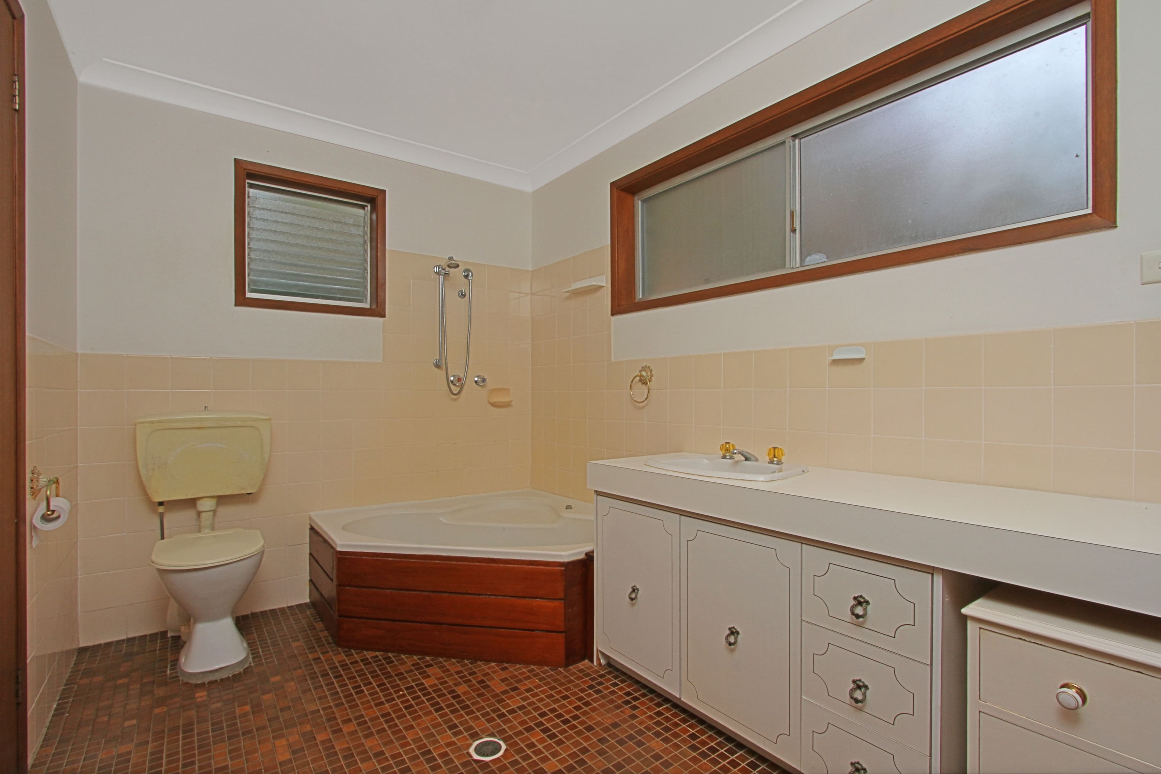 6 Wimbie Street, Surf Beach - Thumbnail 8
