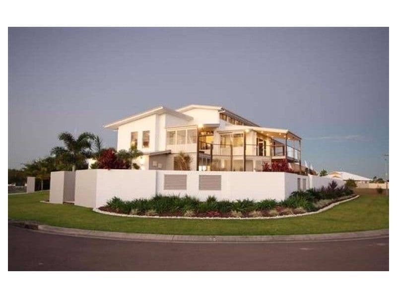 2 Elimbah Street, PELICAN WATERS QLD 4551, Pelican Waters - Thumbnail 2