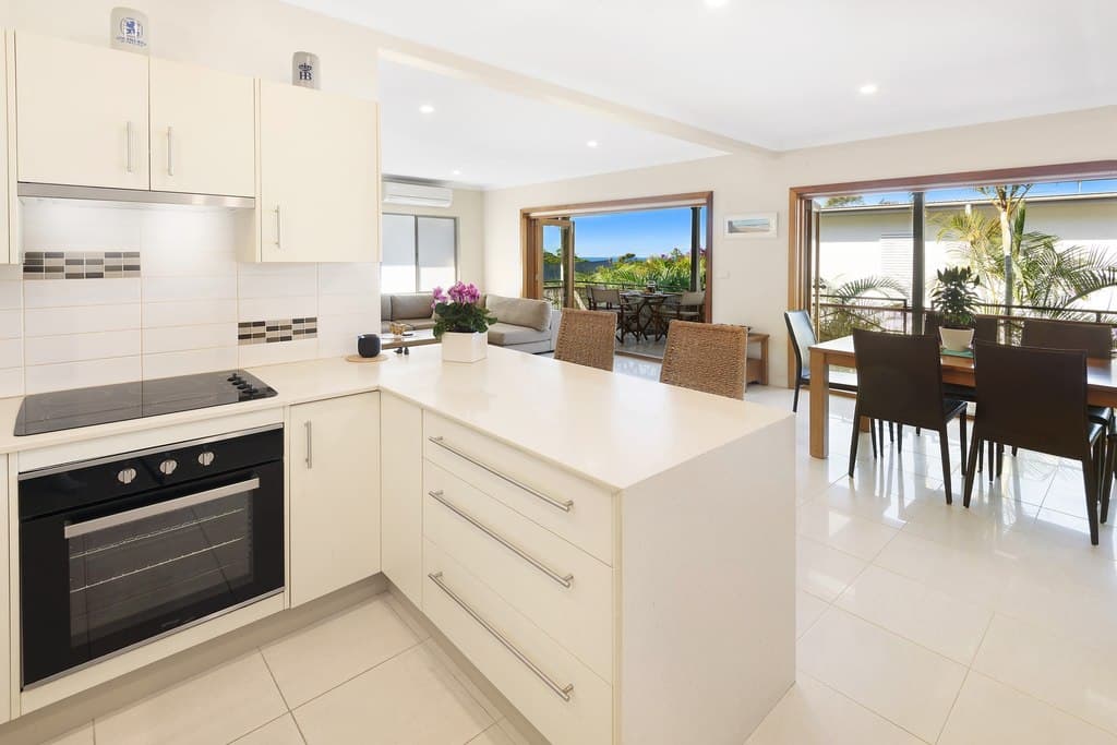 23 Sapphire Crescent, Sapphire Beach - Thumbnail 3
