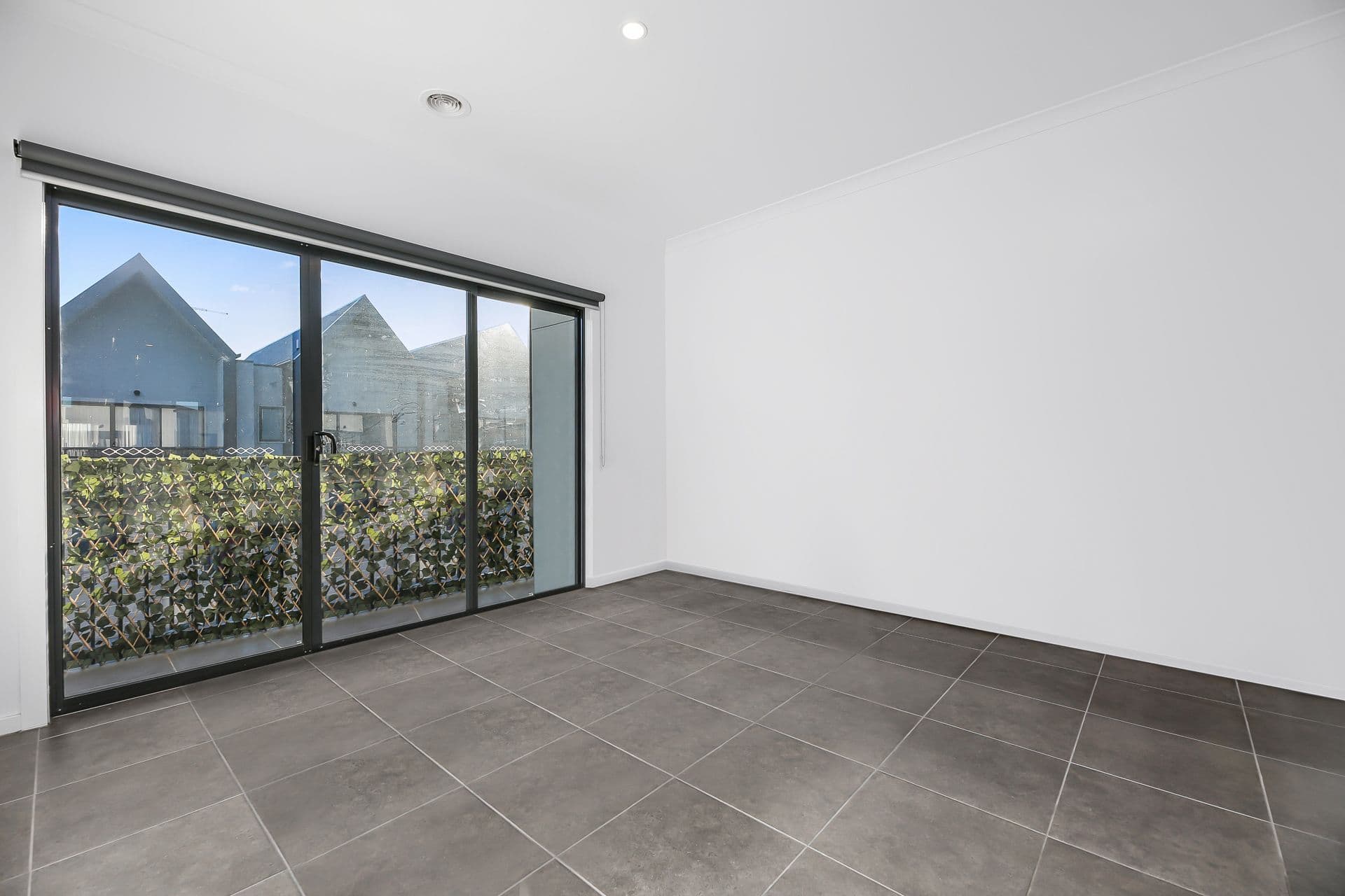 1 Ripplebrook Walk, Pakenham VIC 3810, Pakenham - Thumbnail 5