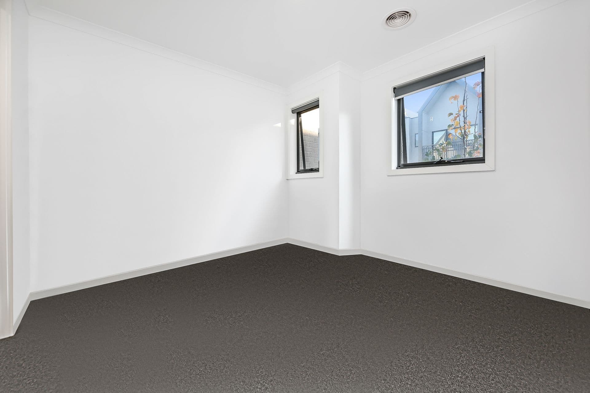 1 Ripplebrook Walk, Pakenham VIC 3810, Pakenham - Thumbnail 7