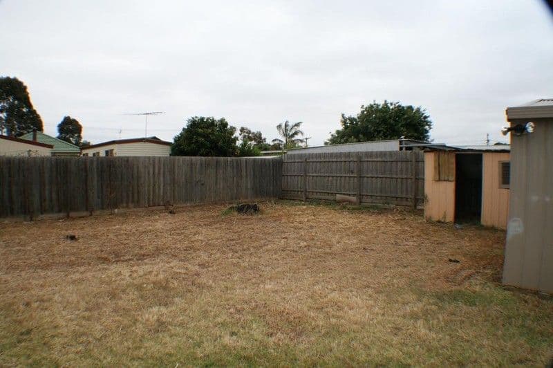 21 Clowes Street, MELTON SOUTH VIC 3338, Melton South - Thumbnail 4