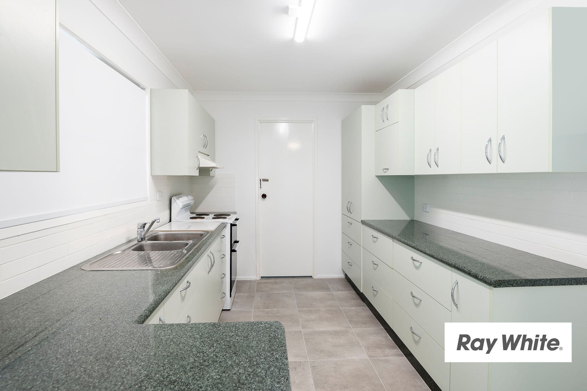 18 SOLFERINO Street, Durack QLD 4077, Durack - Thumbnail 4