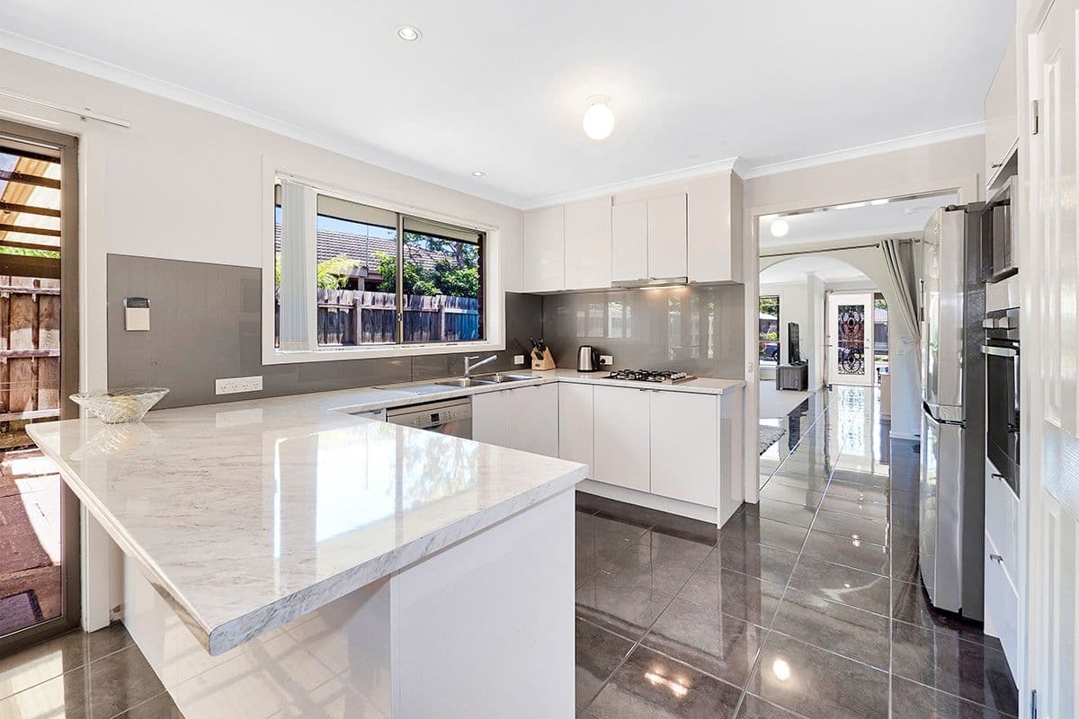 10 Clairmont Avenue, Cranbourne VIC 3977, Cranbourne - Image 1