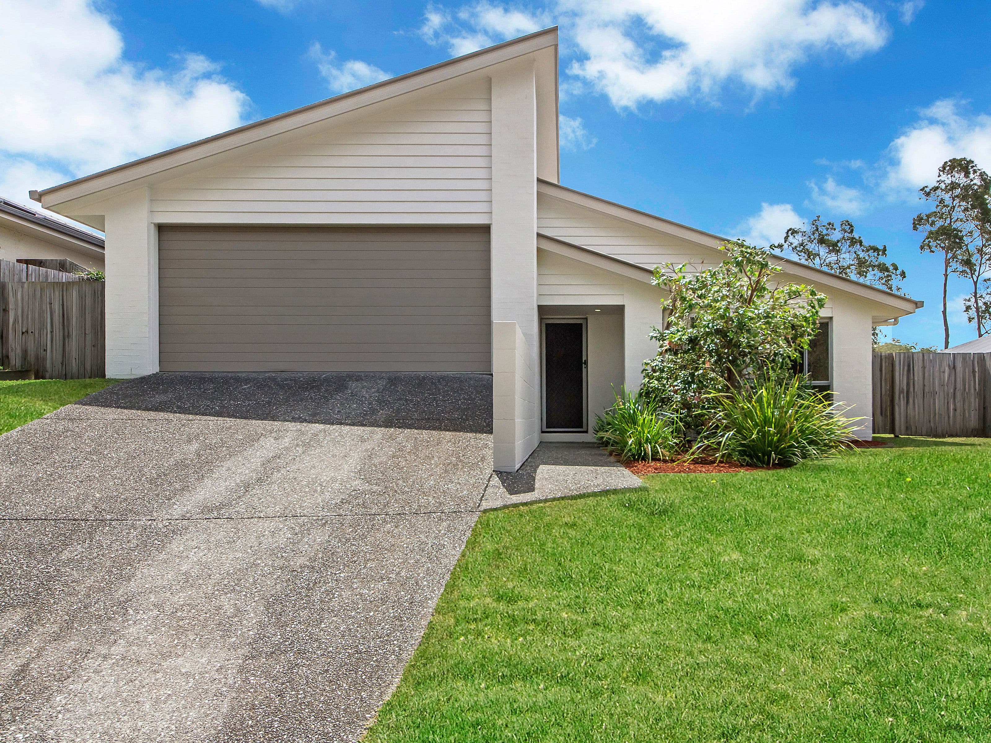 10 Murphys Lane, Oxenford QLD 4210, Oxenford - Thumbnail 2
