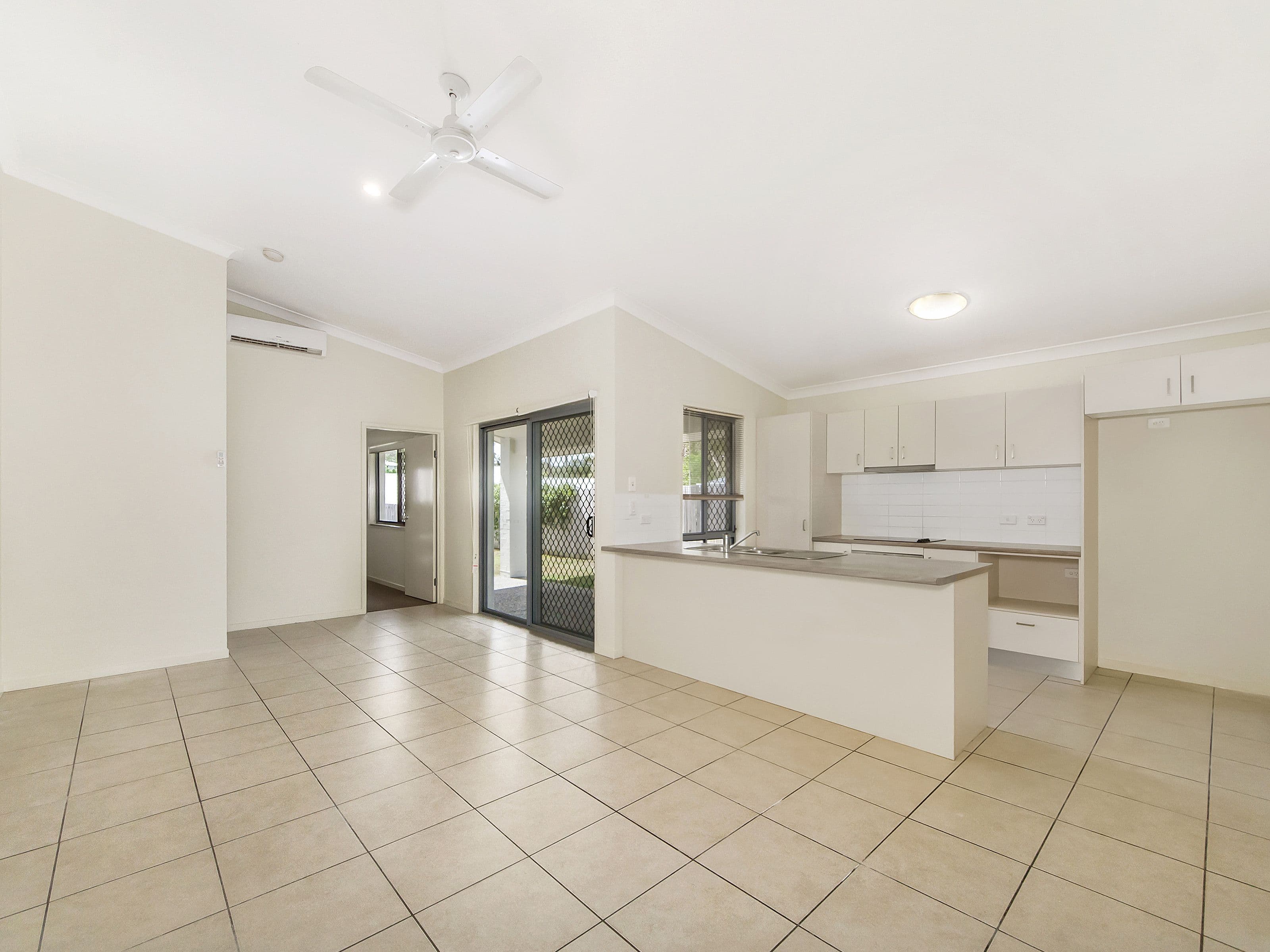 10 Murphys Lane, Oxenford QLD 4210, Oxenford - Thumbnail 4
