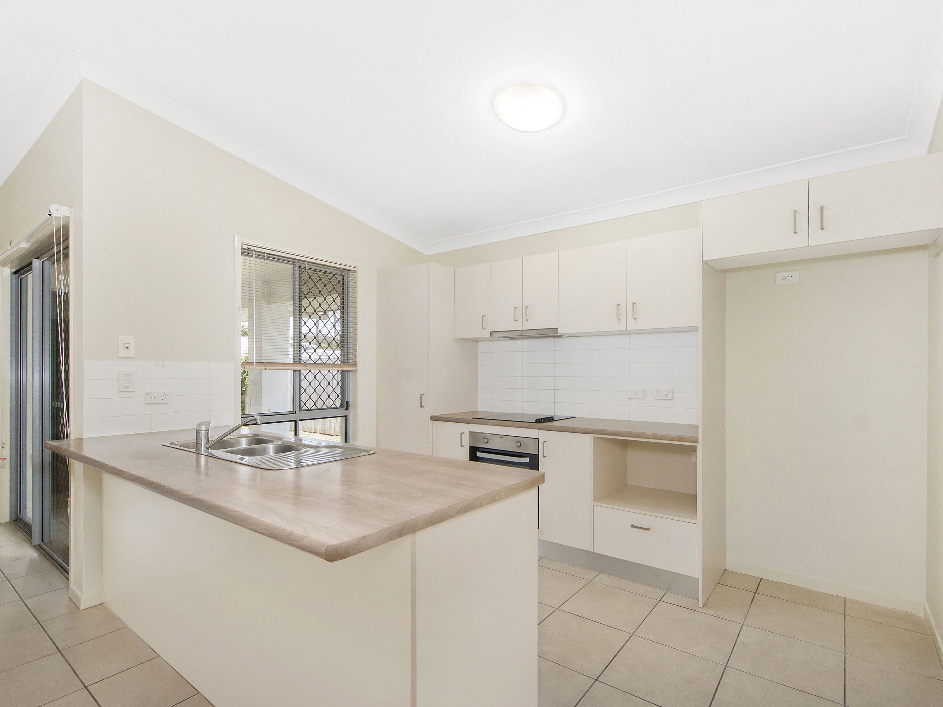 10 Murphys Lane, Oxenford QLD 4210, Oxenford - Thumbnail 6