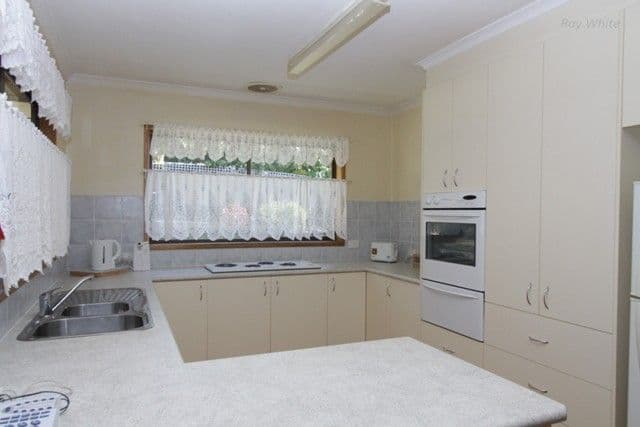 1 Hicks Street, DECEPTION BAY QLD 4508, Deception Bay - Thumbnail 3