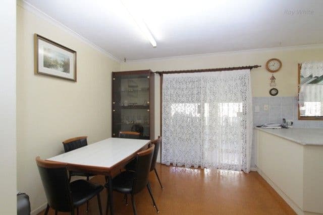 1 Hicks Street, DECEPTION BAY QLD 4508, Deception Bay - Thumbnail 4