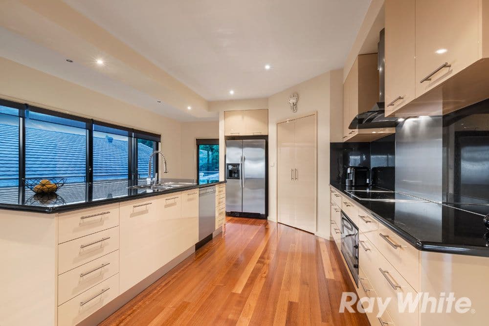 29 Viewgrand Way, Greensborough VIC 3088, Greensborough - Thumbnail 4
