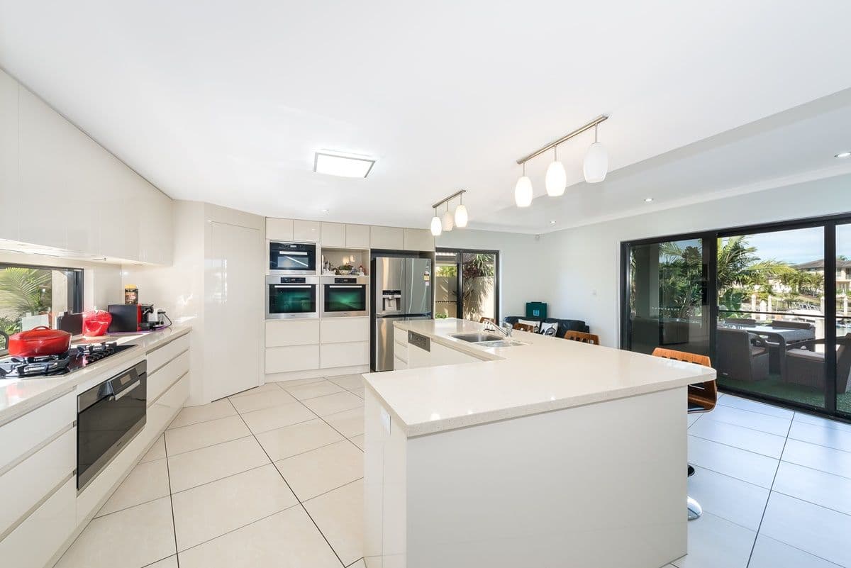2136 Beaufort Way, Hope Island QLD 4212, Hope Island - Thumbnail 7