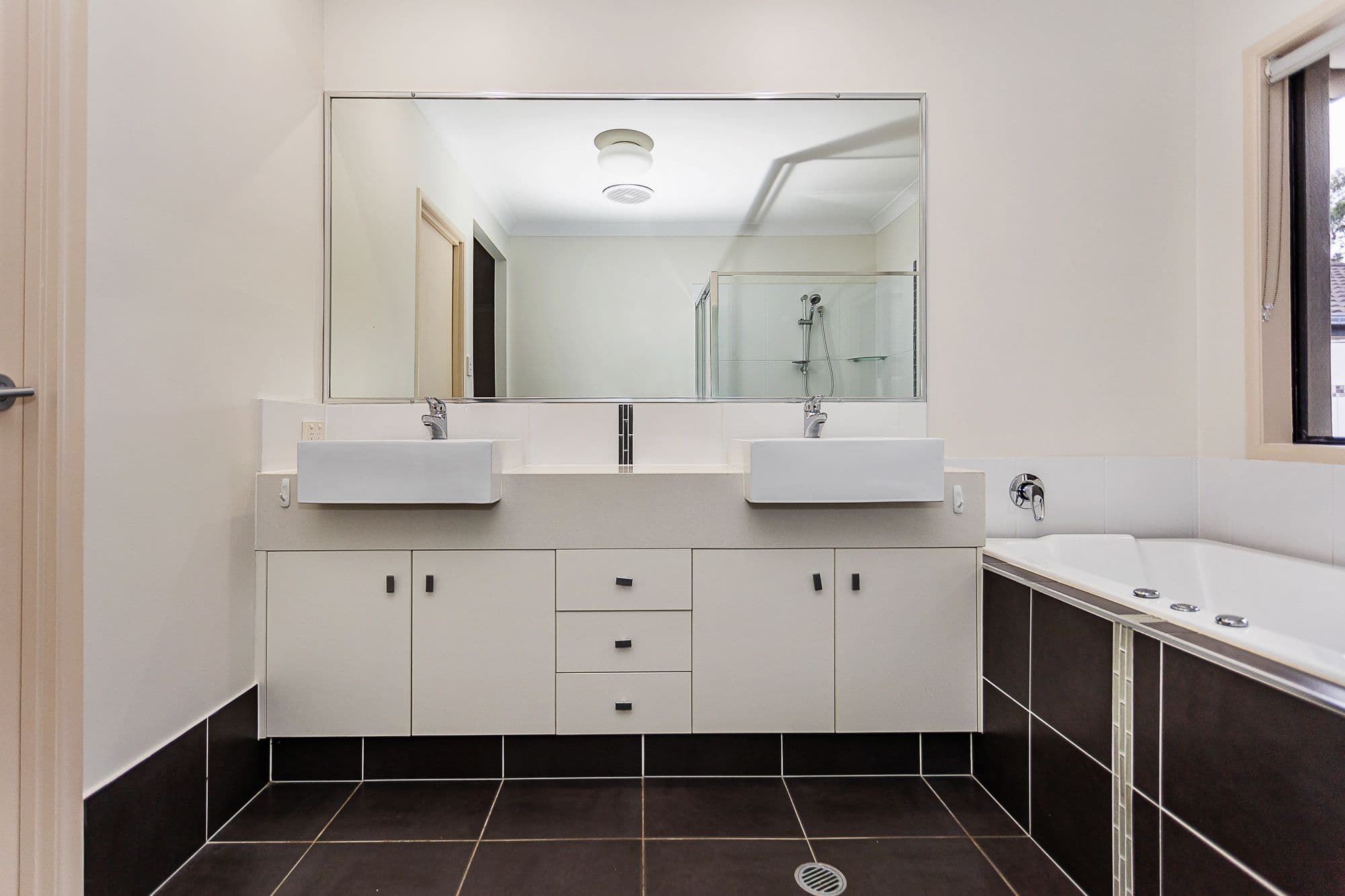 14 Runway Drive, Upper Coomera QLD 4209, Upper Coomera - Thumbnail 8