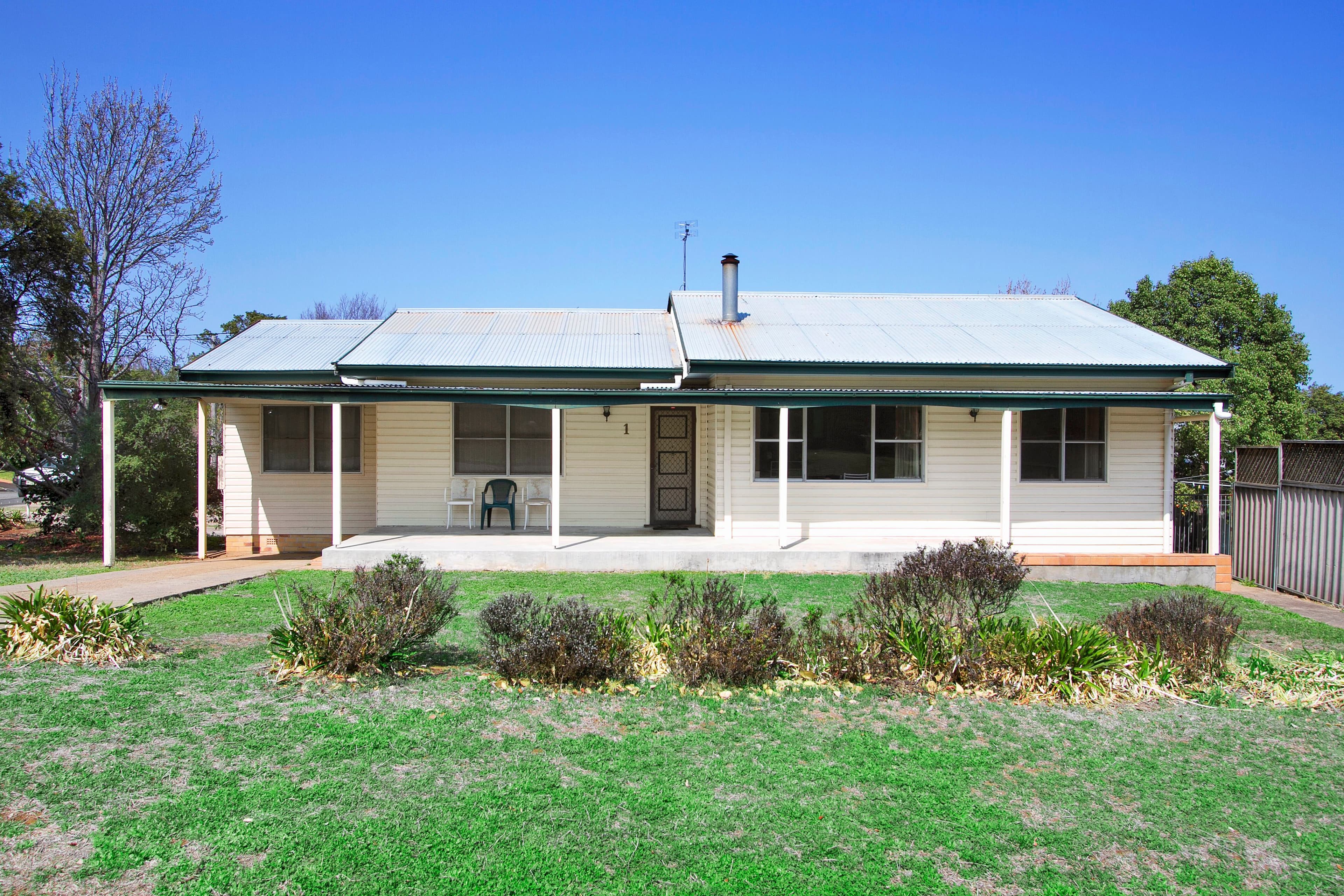 1 Sapphire Crescent, Tamworth NSW 2340, Tamworth - Thumbnail 2