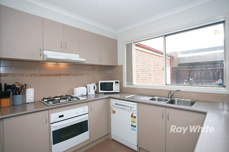 3 Nandaly Place, CRANBOURNE VIC 3977, Cranbourne West - Thumbnail 4