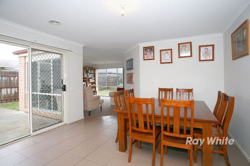 3 Nandaly Place, CRANBOURNE VIC 3977, Cranbourne West - Thumbnail 6