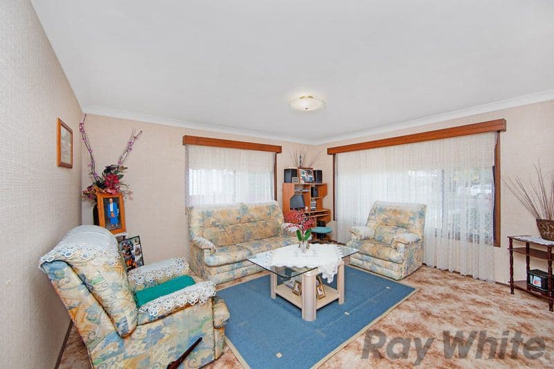 9 Avonlea Avenue, GOROKAN NSW 2263, Gorokan - Thumbnail 2