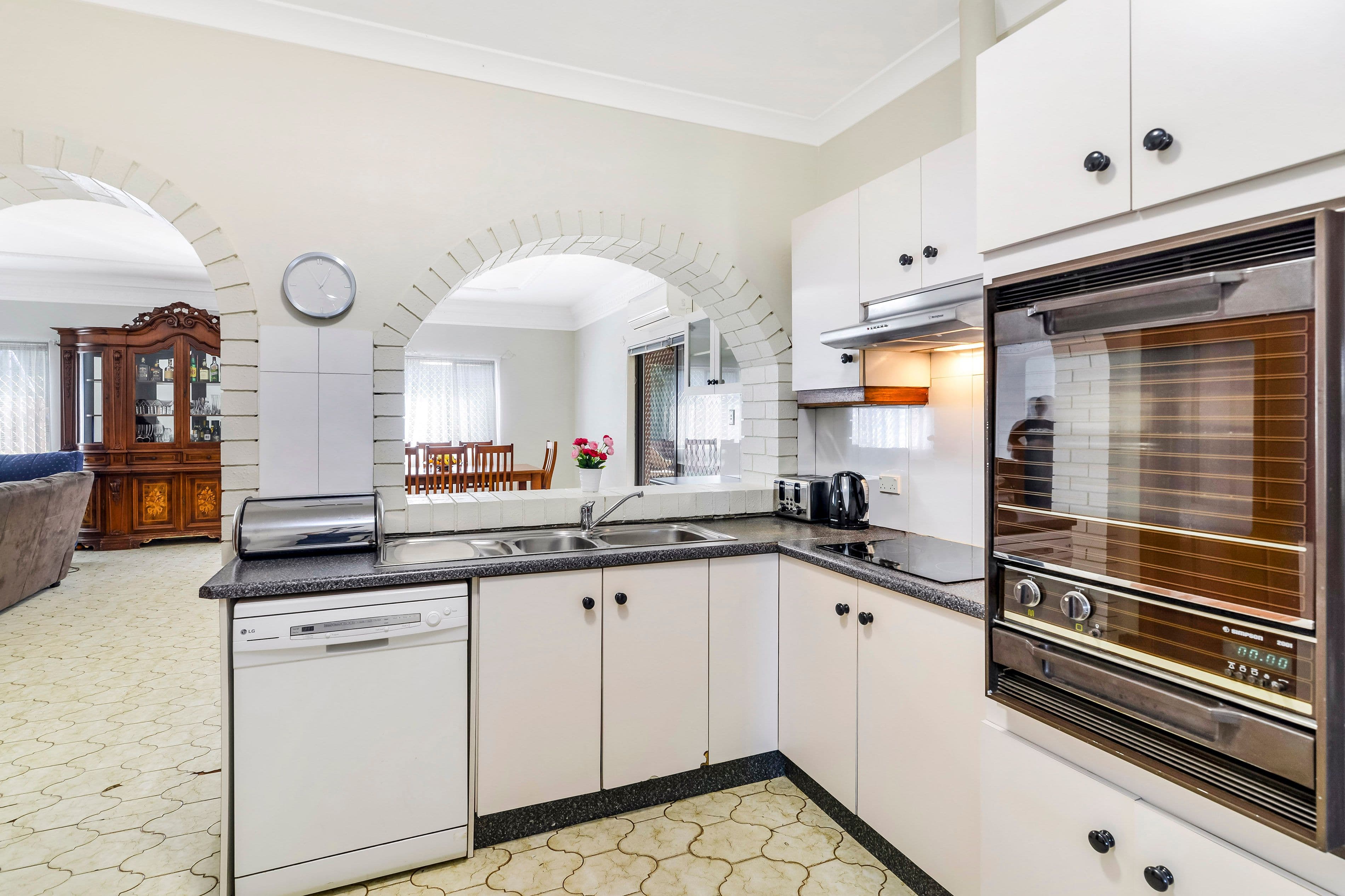 3 Hillview Avenue, Bankstown NSW 2200, Bankstown - Thumbnail 3