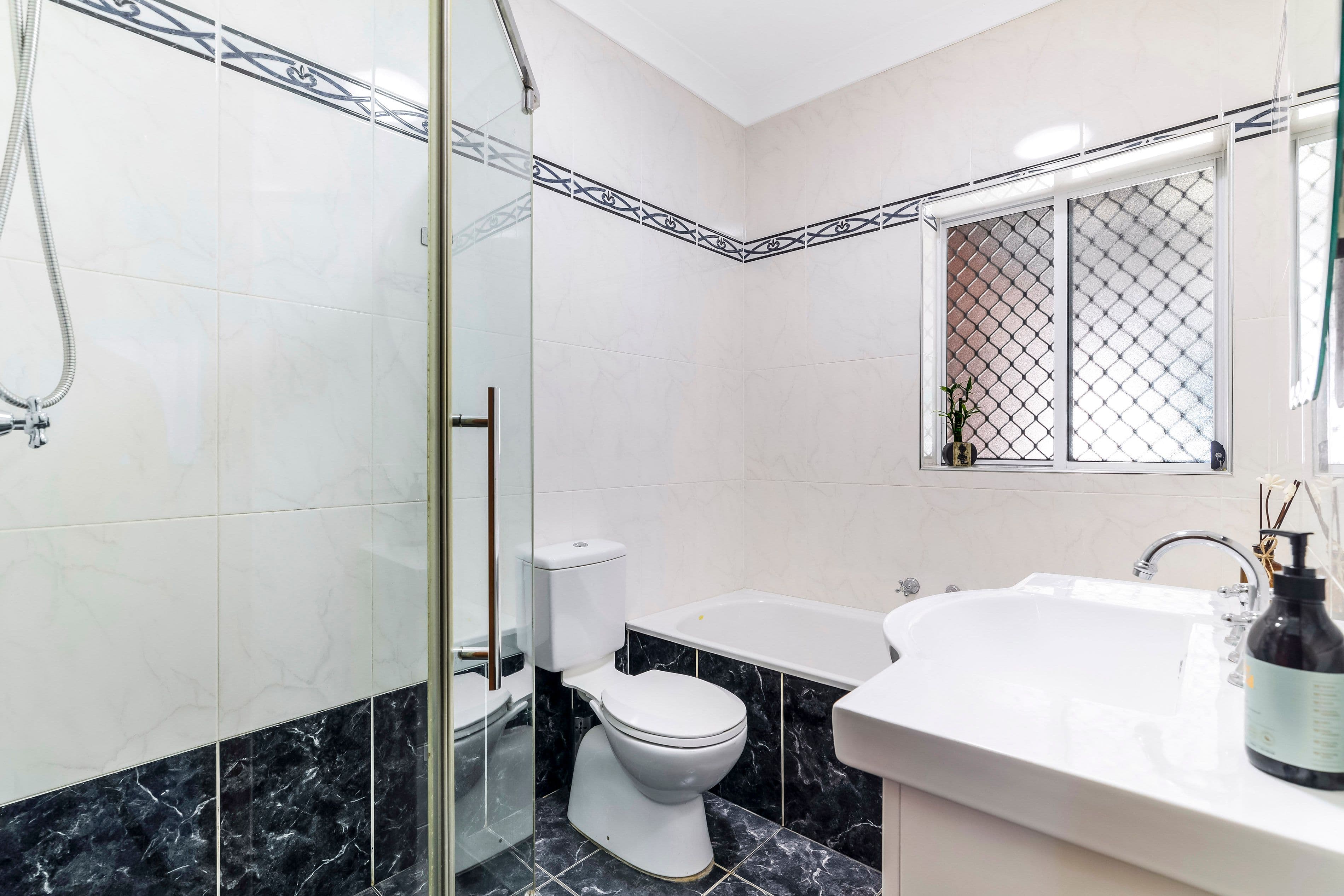 3 Hillview Avenue, Bankstown NSW 2200, Bankstown - Thumbnail 7