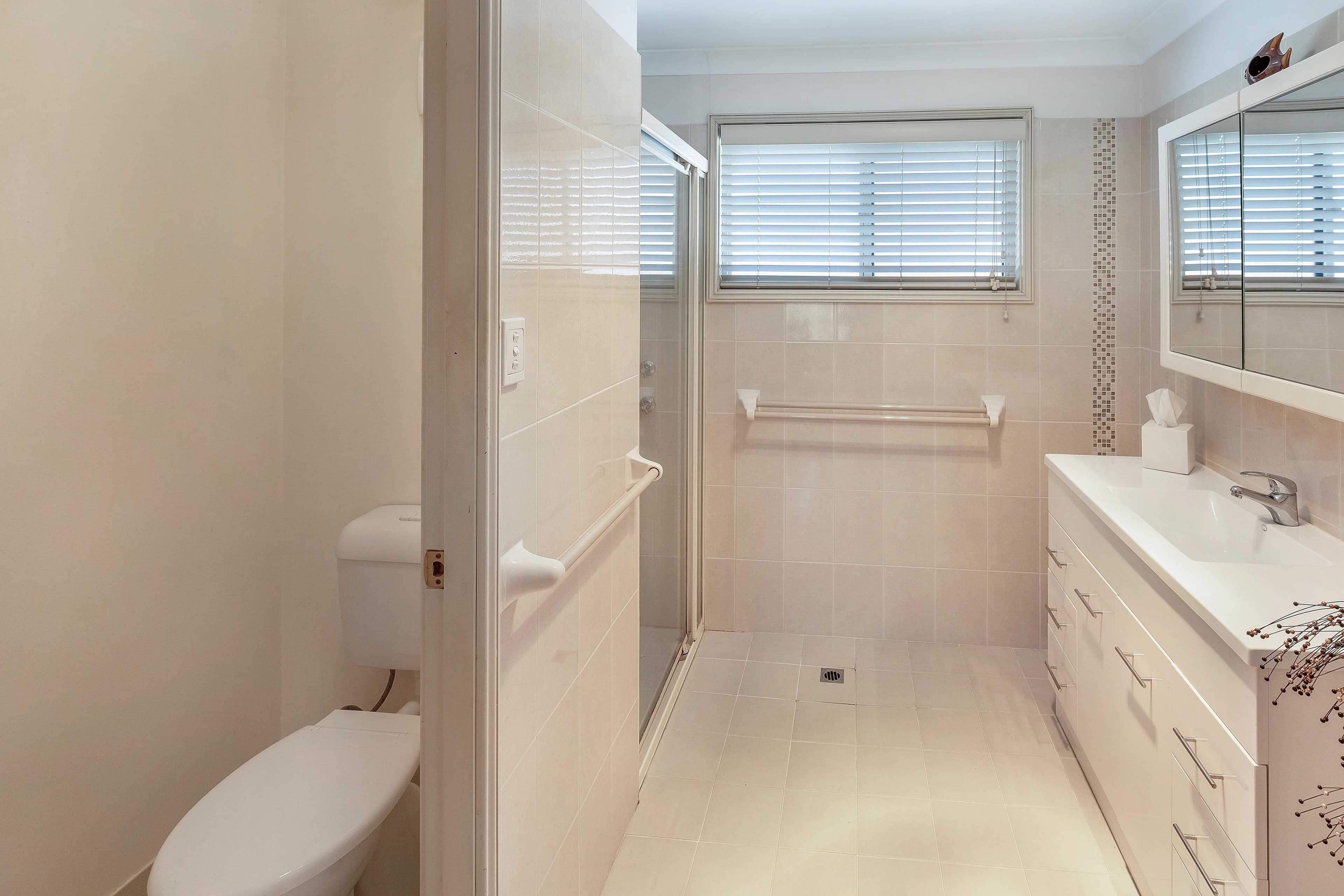 39 Kerry Crescent, Berkeley Vale - Thumbnail 7