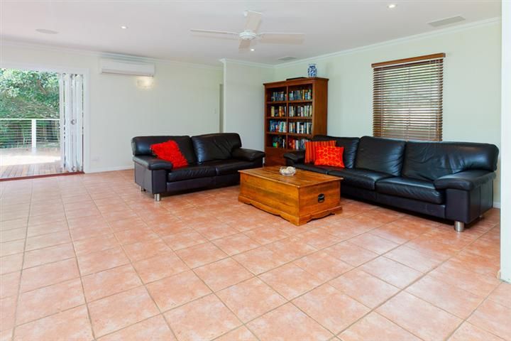 24 Oates Avenue, HOLLAND PARK QLD 4121, Holland Park - Thumbnail 3