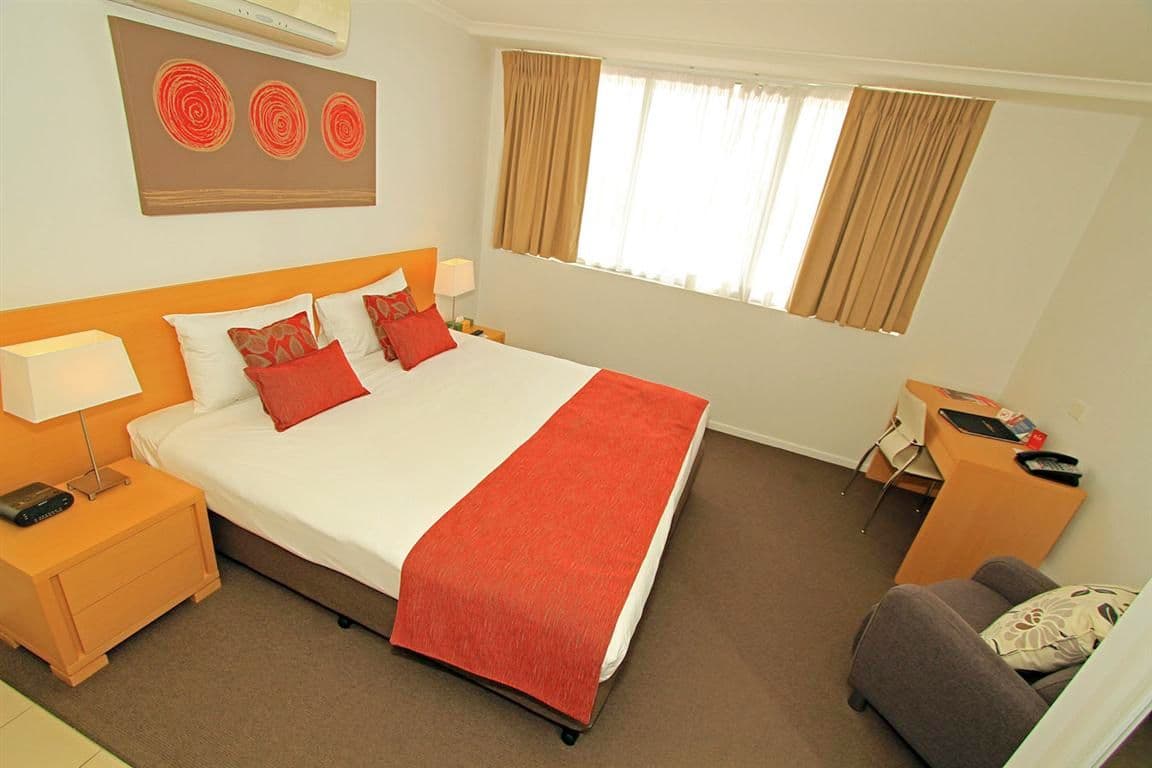 Unit 201 Victoria Parade, ROCKHAMPTON CITY QLD 4700, Rockhampton City - Thumbnail 2