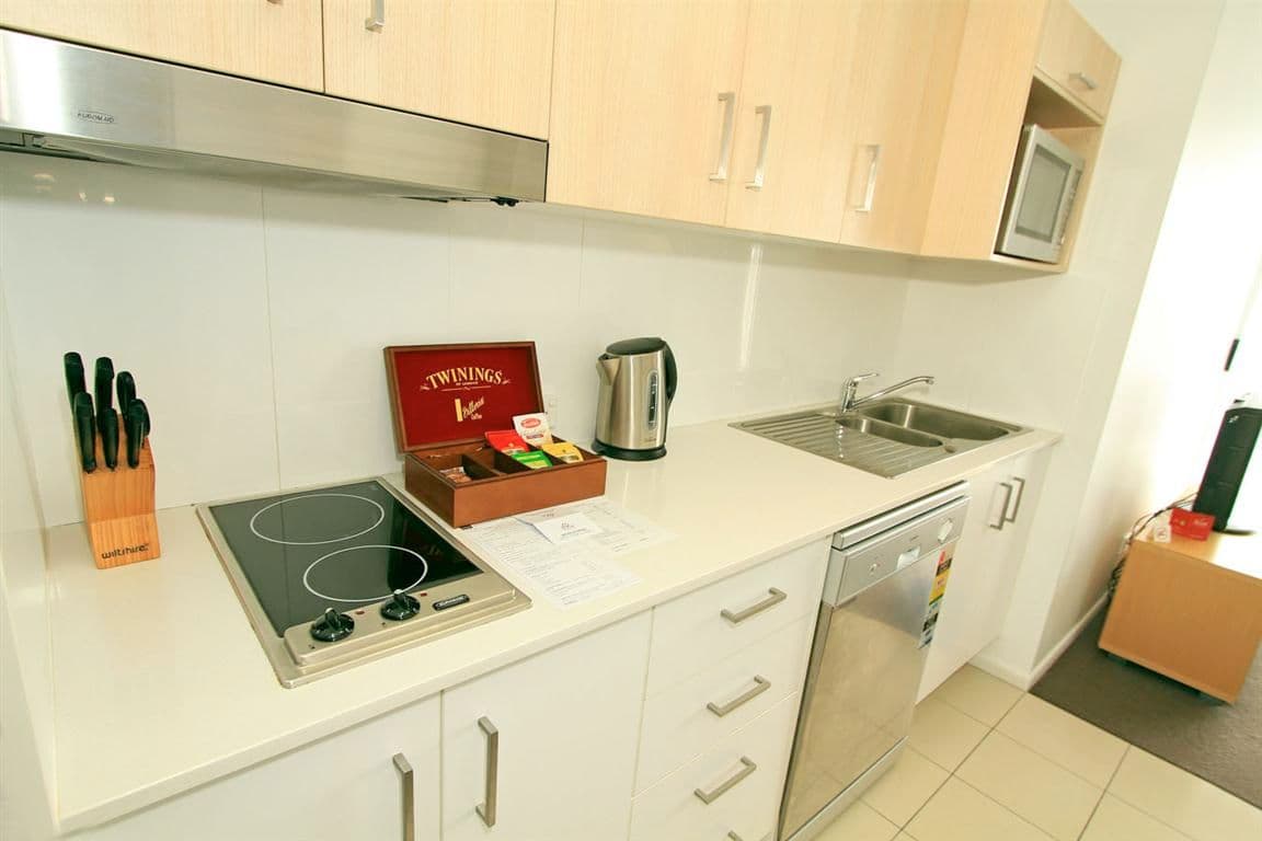Unit 201 Victoria Parade, ROCKHAMPTON CITY QLD 4700, Rockhampton City - Thumbnail 3
