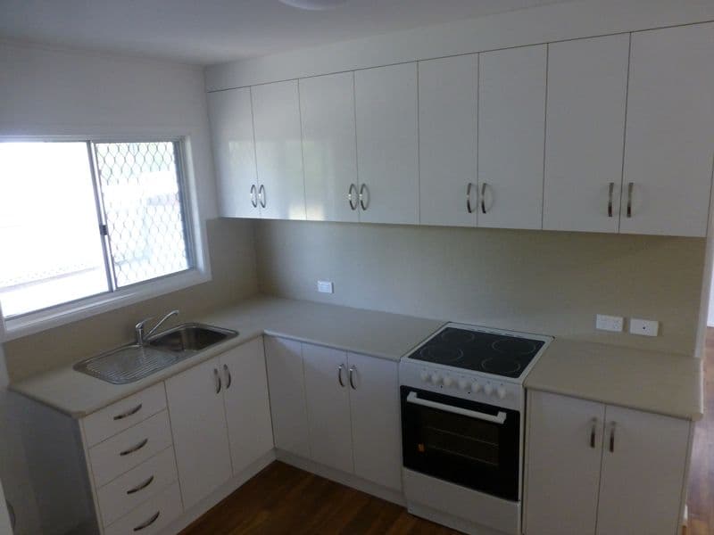 5 Hart Street, SOUTH MACKAY QLD 4740, South Mackay - Thumbnail 2