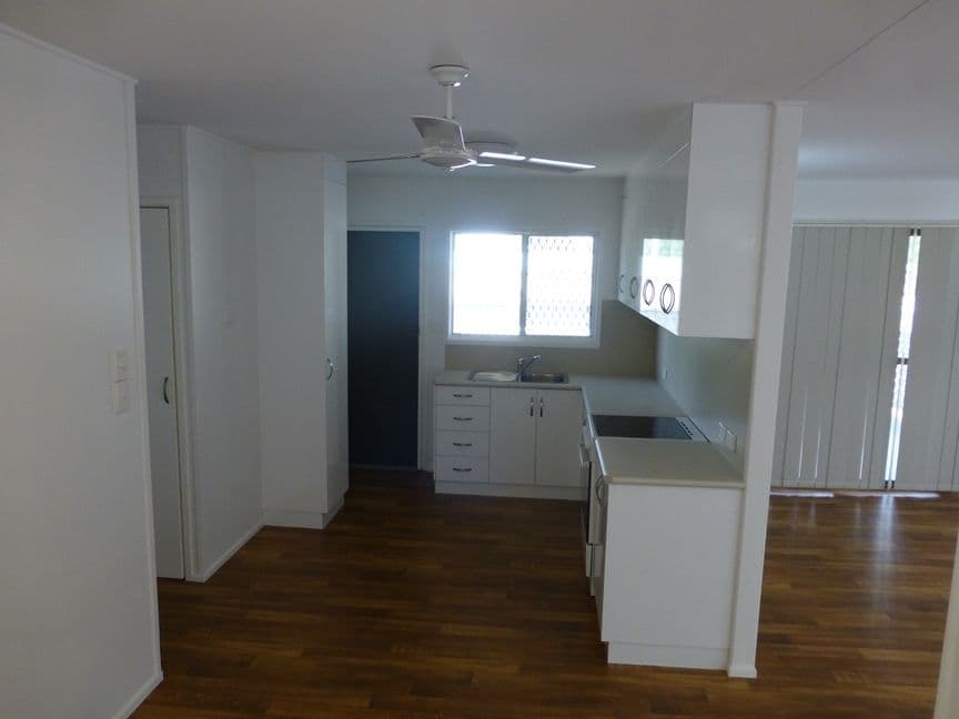 5 Hart Street, SOUTH MACKAY QLD 4740, South Mackay - Thumbnail 3