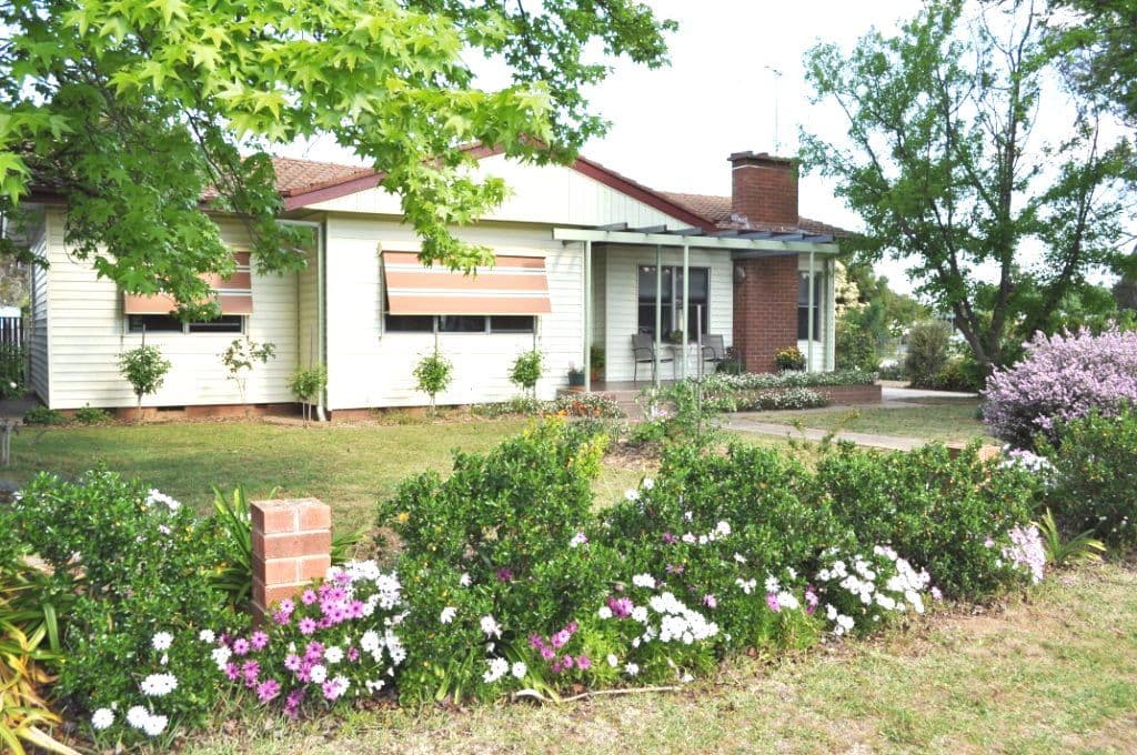 332 Parker Street, Cootamundra - Image 1