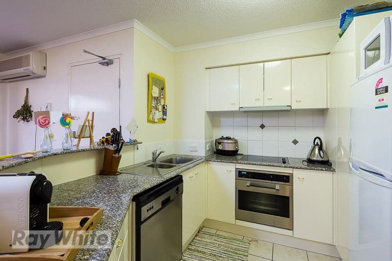 55 Harries Road, COORPAROO QLD 4151, Coorparoo - Thumbnail 4