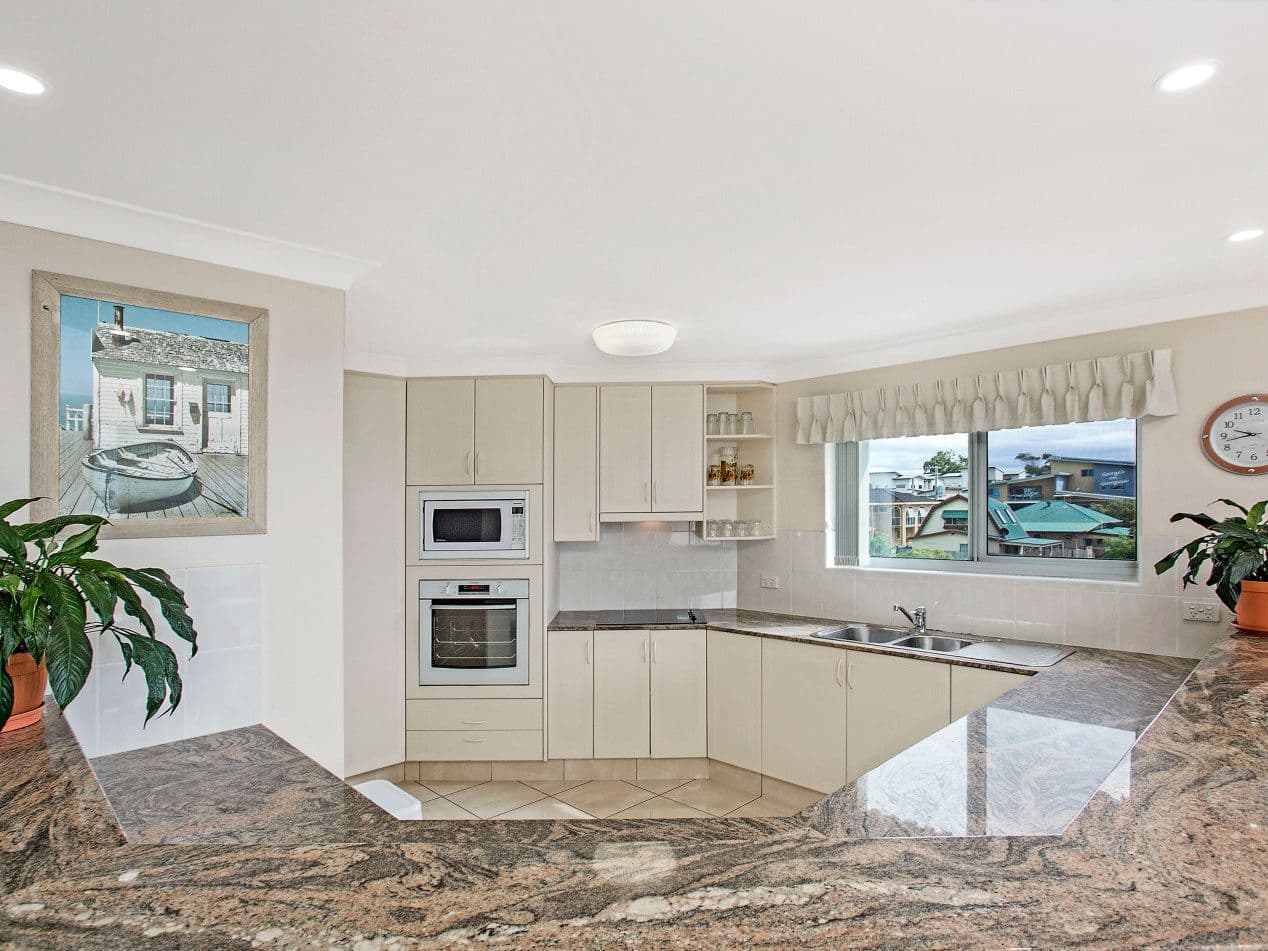 38 Gayundah Esplanade, Woody Point QLD 4019, Woody Point - Thumbnail 3