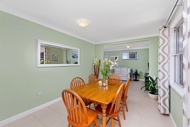 10 St James' Avenue, BERKELEY VALE NSW 2261, Berkeley Vale - Thumbnail 4