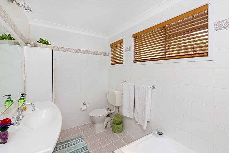 10 St James' Avenue, BERKELEY VALE NSW 2261, Berkeley Vale - Thumbnail 7